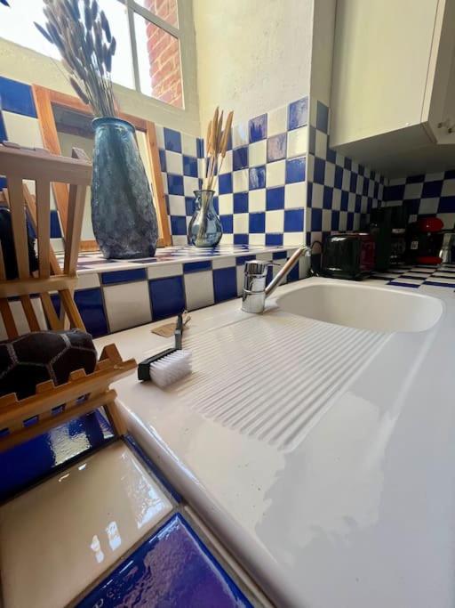 Cozy Flat In Castle Near Fontainebleau - 10 Min Apartment Fleury-en-Biere Bagian luar foto