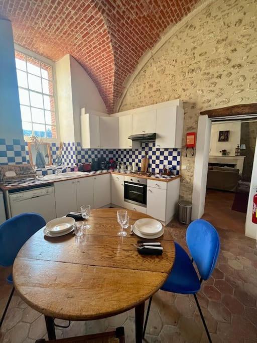 Cozy Flat In Castle Near Fontainebleau - 10 Min Apartment Fleury-en-Biere Bagian luar foto